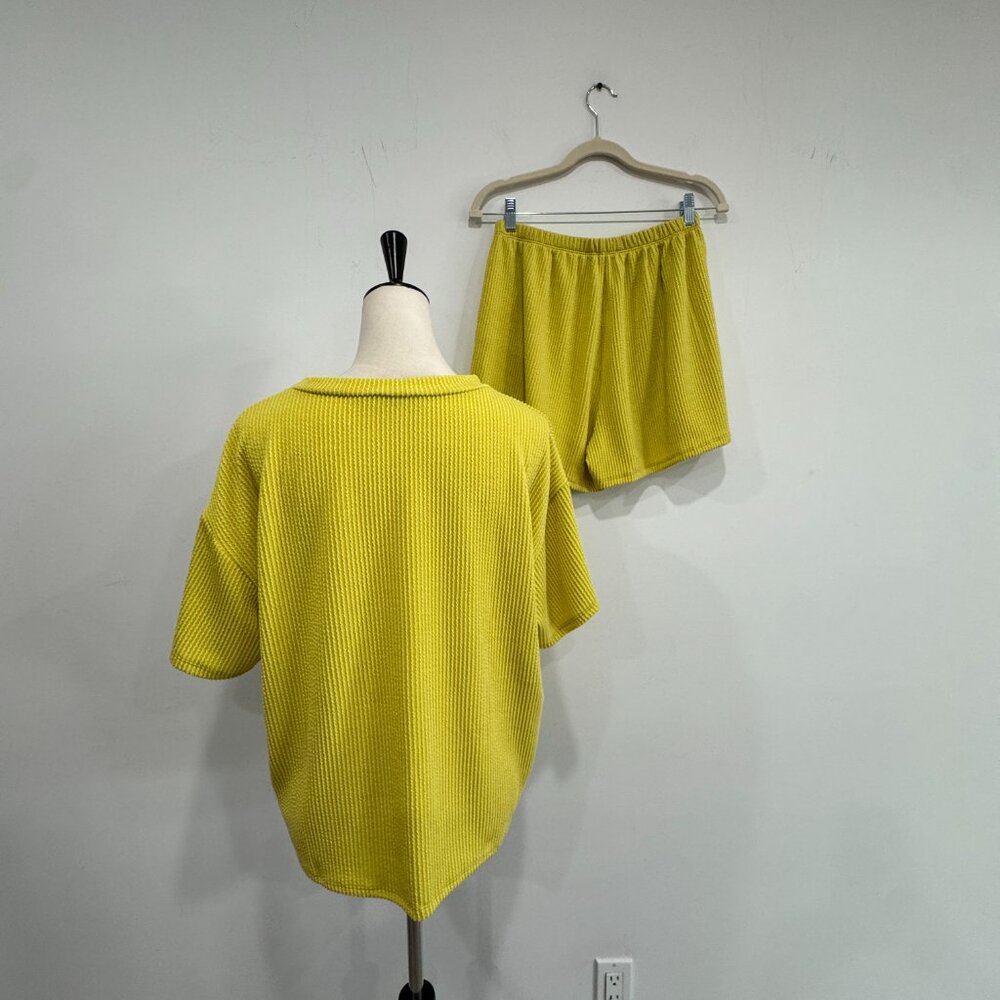 Lime/Yellow Ribbed Short SET NEW, Size M - Picture 8 of 14